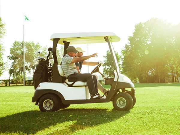 Cargador de batería para fregadora de suelos en carrito de golf